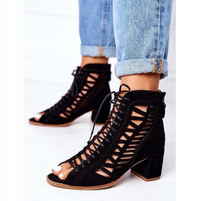 Semišové prolamované boty Maciejka 04040-01 Černá 3