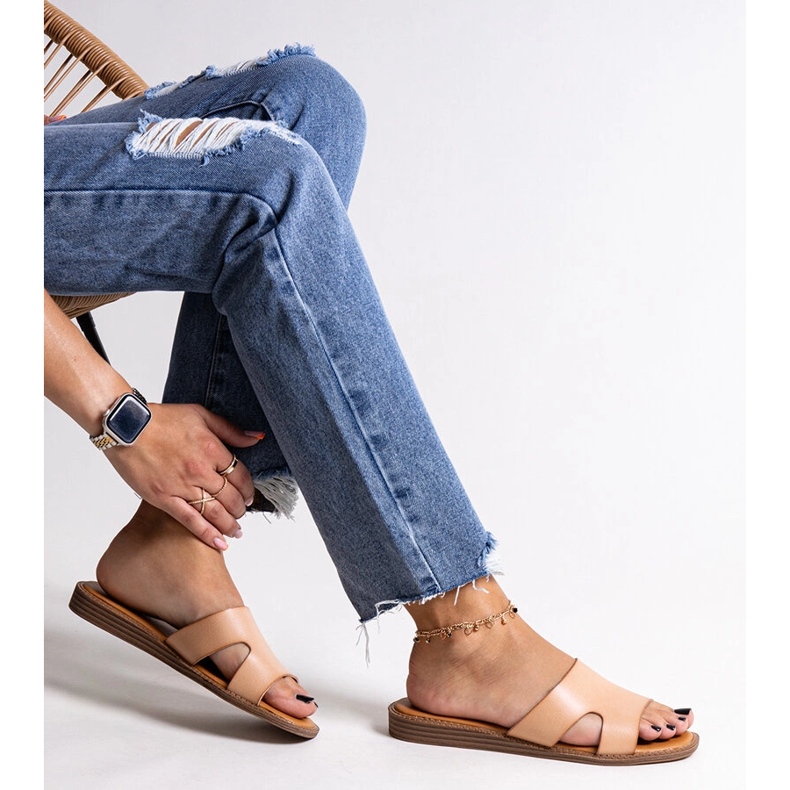 Béžové žabky z eko kůže značky Kajetana béžový 1 Béžové žabky z eko kůže značky Kajetana béžový 1