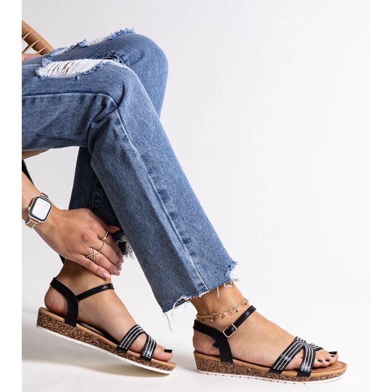 Saila černé nízké sandály na klínku černá 1