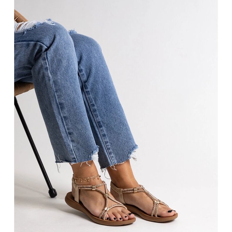 Zlaté sandály zdobené zirkony Leilana zlatý 1