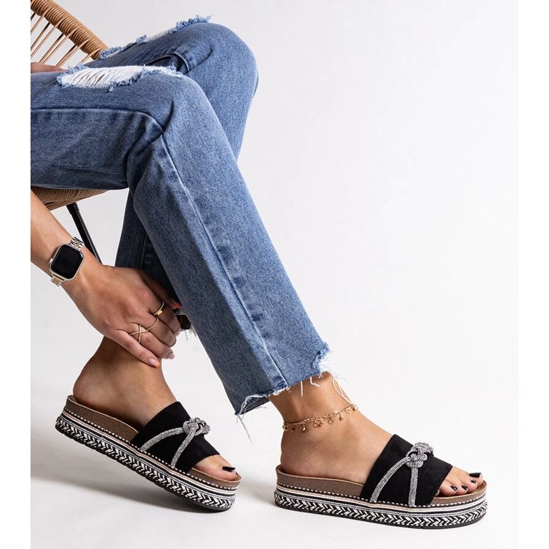 Černé žabky zdobené zirkony Kamillian černá 1