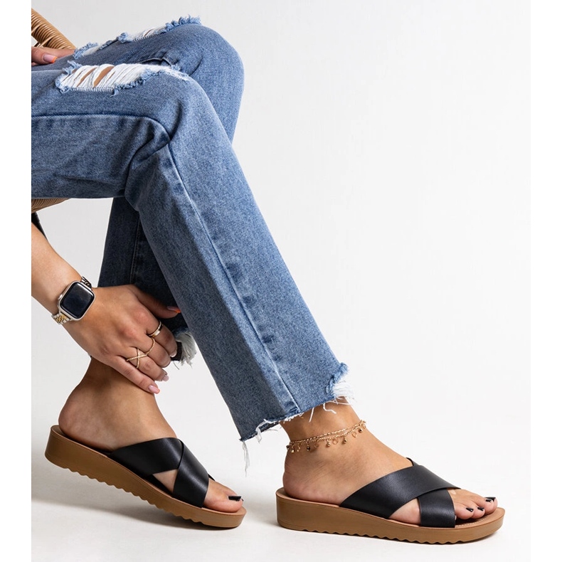 Černé klínové muly vyrobené z eko kůže Burtuka černá 1