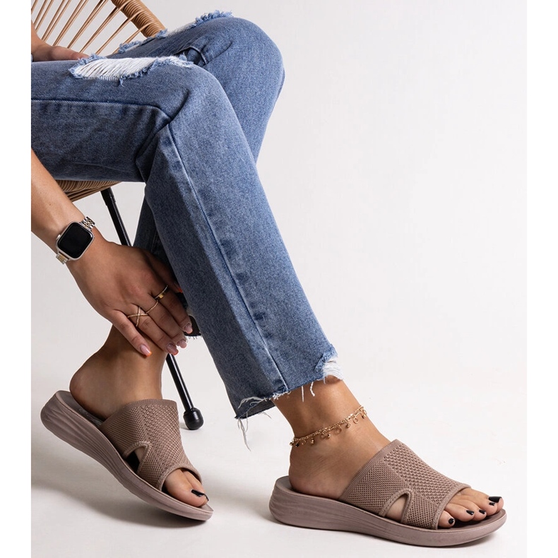 Linah hnědé skluzavky na platformě hnědý 1