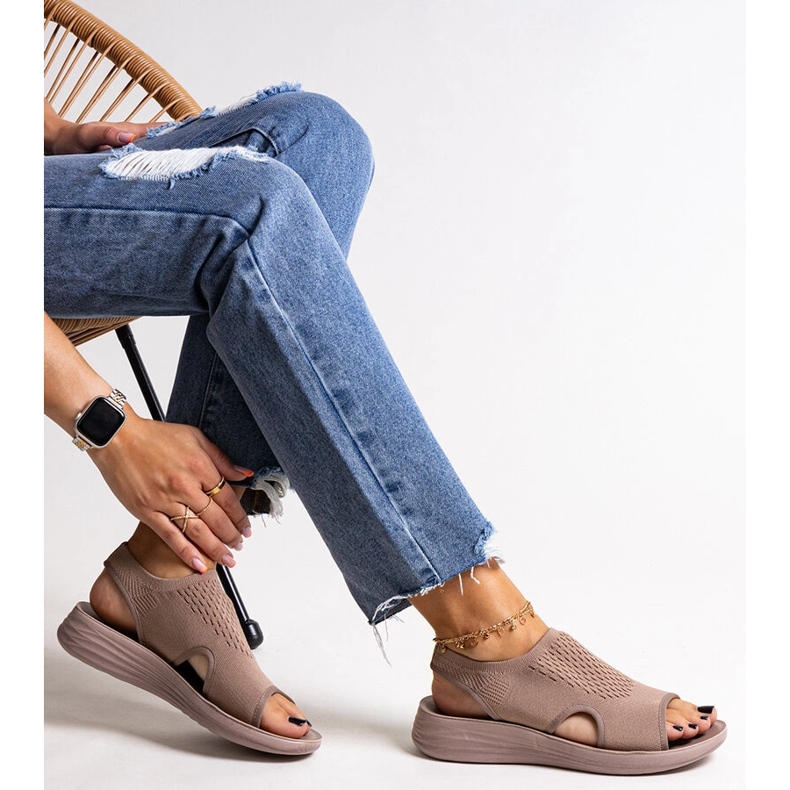 Hnědé sandály na platformě značky Rawia hnědý 1