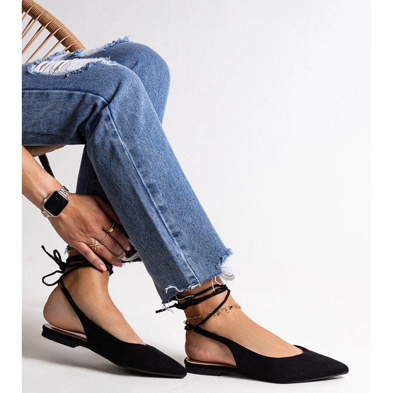 Šněrovací černé balerínky Leaia s otevřeným podpatkem černá 1