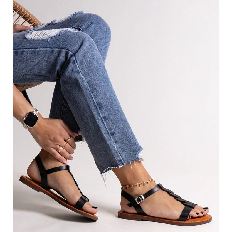 Černé ploché sandály Amaranth černý 1