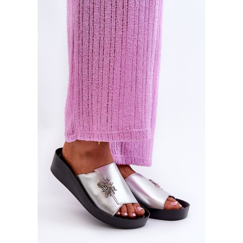 Elegantní dámské žabky se zdobením, přírodní kůže S.Barski KV27-015 Stříbrná stříbrný 1