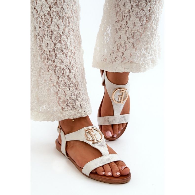 Dámské ploché sandály se zlatým zdobením S.Barski KV27-051 bílá a stříbrná bílý 1