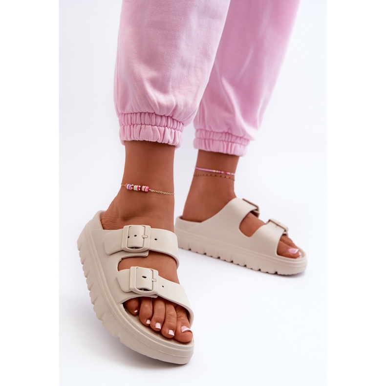 EVento Dámské béžové pěnové žabky Melorea na platformě béžový 2 EVento Dámské béžové pěnové žabky Melorea na platformě béžový 2