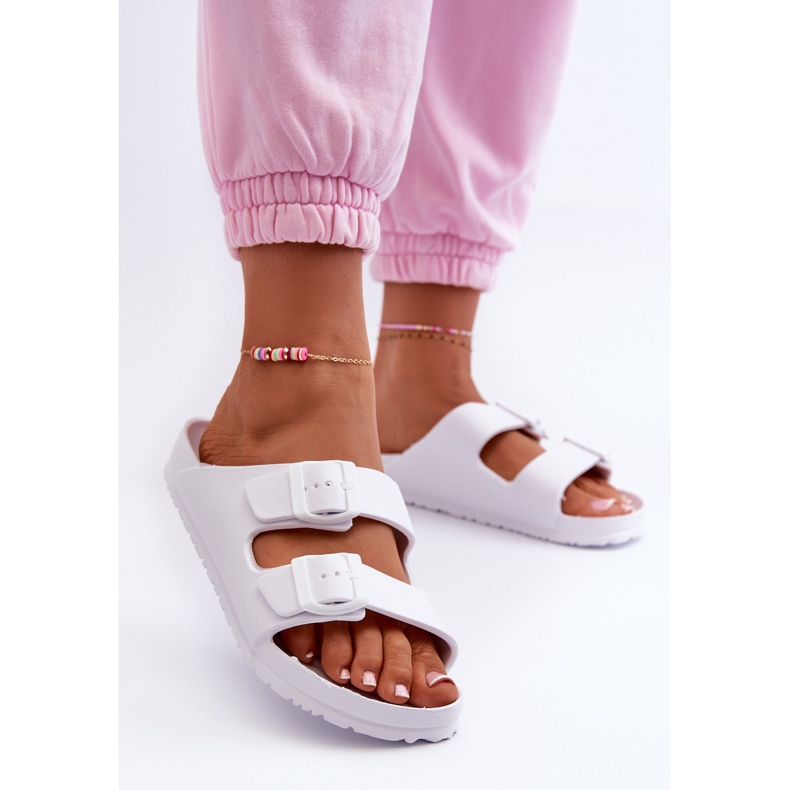 Dámské pěnové žabky s přezkami bílé Luciene bílý 2