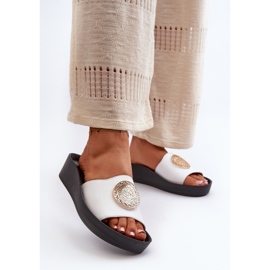 Dámské kožené žabky na klínku Zazoo 2920 se zlatými detaily, bílé bílý 2