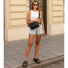 Amininy černé masivní žabky černá 1