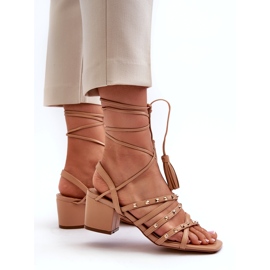 Sandály s nízkým obsahem zdobené velbloudími cvočky béžový 3