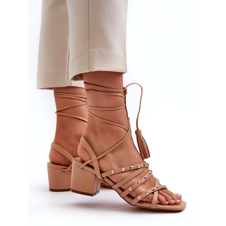 Sandály s nízkým obsahem zdobené velbloudími cvočky béžový 3