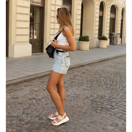 Béžové sandály s ozdobným klínkem Thura béžový 1