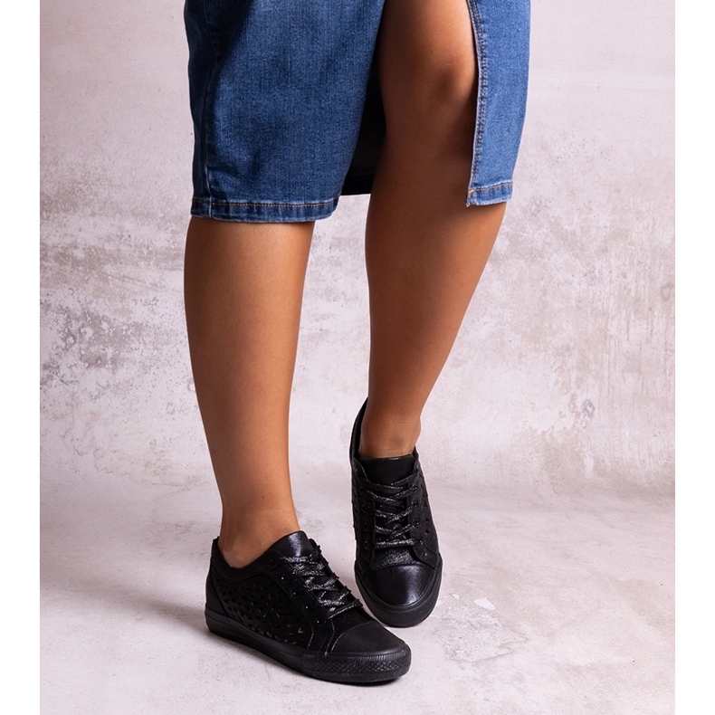 Bez marki Černé prolamované tenisky Safune černá 1