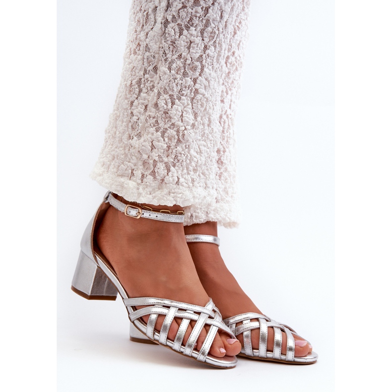 Dámské sandály z eko kůže na nízkém podpatku Silver Monsha stříbrný 1