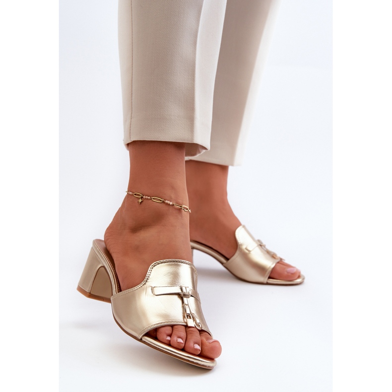 Dámské žabky vyrobené z eko kůže s vysokými podpatky, zlatá Jemenna zlatý 2