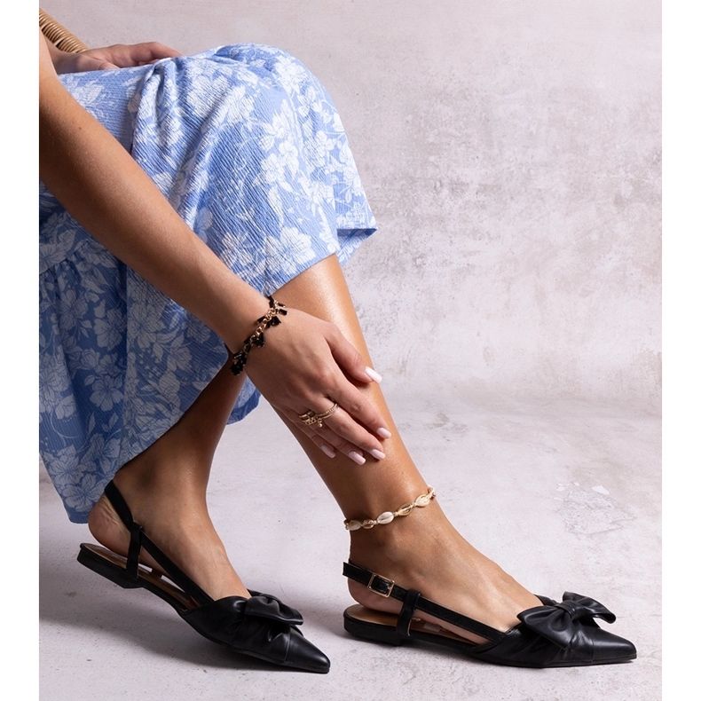 Balerínky se špičatou špičkou a mašlí Barira černá 1