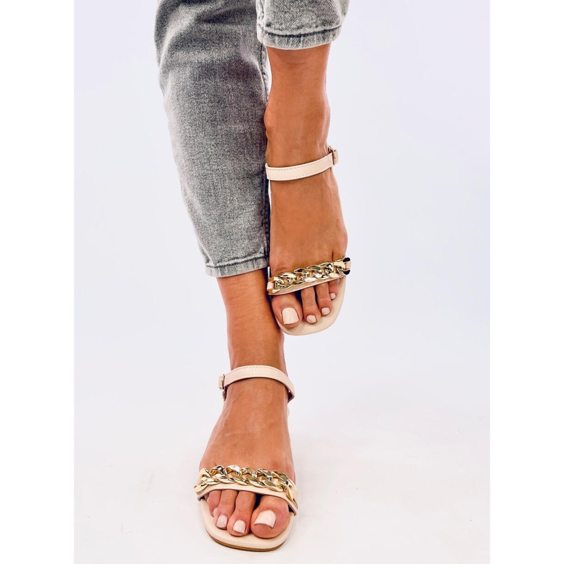 Béžové sandály na nízkém podpatku Daphne béžový 1