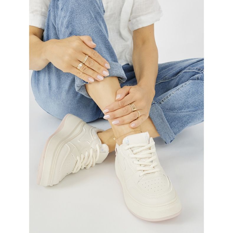 Dámské krémové tenisky se silnou podrážkou béžový 2