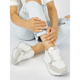 Bílé dámské sportovní boty se silnou podrážkou bílý 1