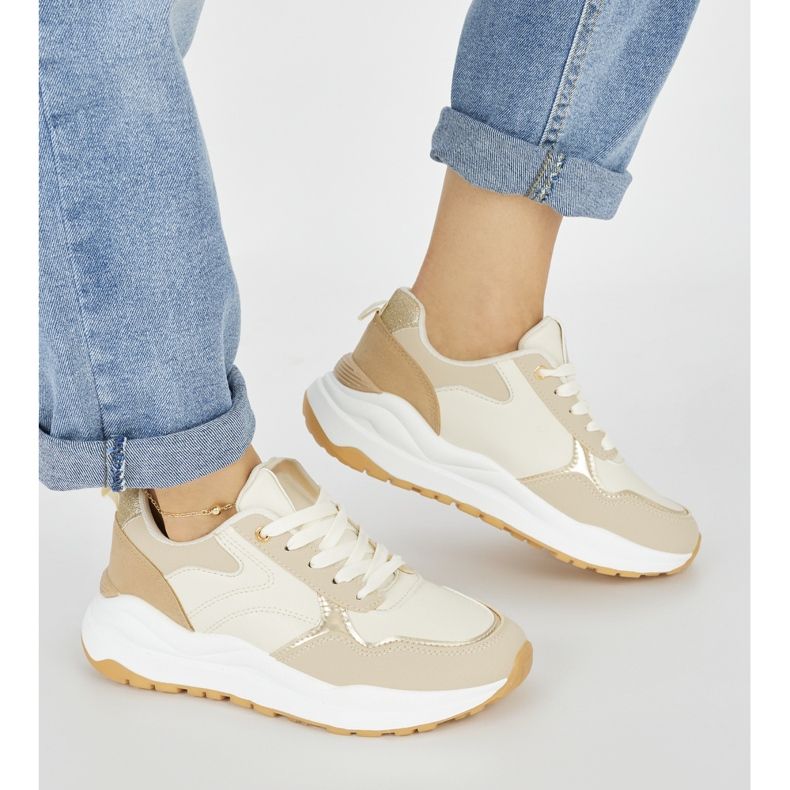 Béžová dámská sportovní obuv se silnou podrážkou béžový 2 Béžová dámská sportovní obuv se silnou podrážkou béžový 2