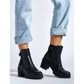 Elegantní černé kotníkové boty na vysokém podpatku černá 1 Elegantní černé kotníkové boty na vysokém podpatku černá 1