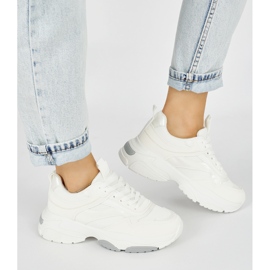 Sportovní bílé boty se silnou podrážkou bílý 2