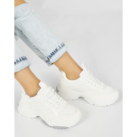 Sportovní bílé boty se silnou podrážkou bílý 1