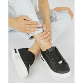 Dámské sportovní boty černé barvy černá 1