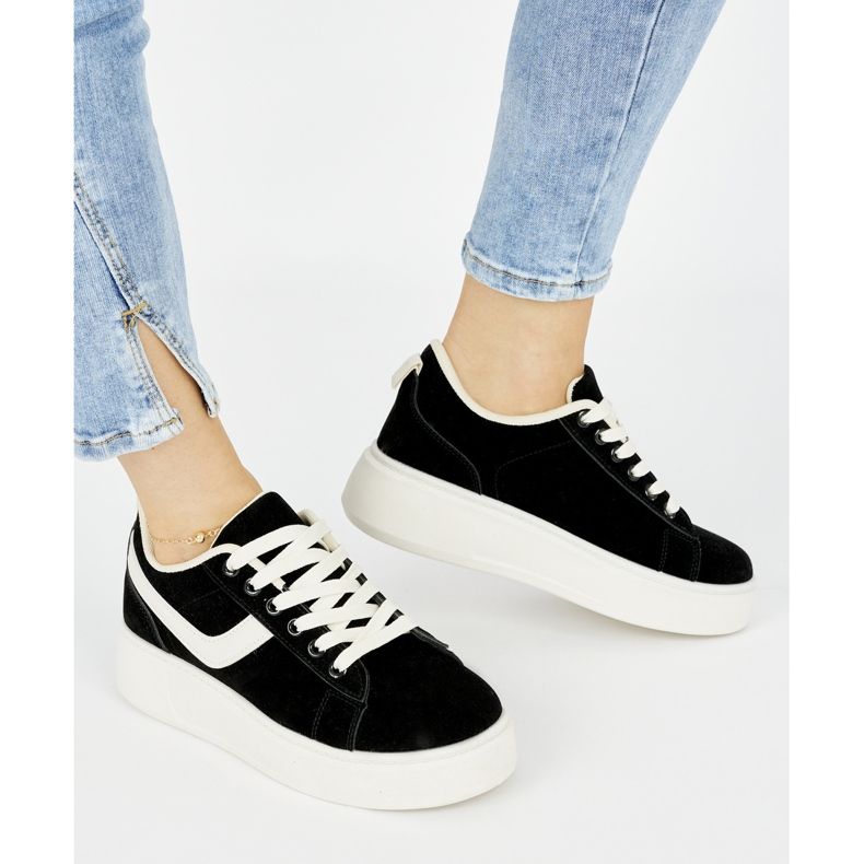 Semišové černé dámské boty na platformě černá 2