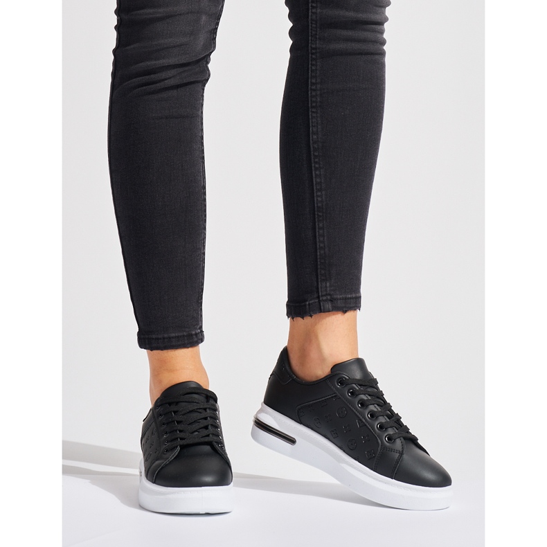 Černé sportovní boty na platformě černá 1