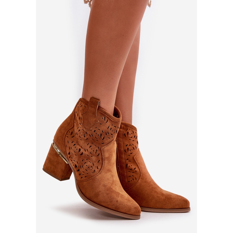 Prolamované kovbojské boty na vysokém podpatku se zipem velbloudí vosilara hnědý 1 Prolamované kovbojské boty na vysokém podpatku se zipem velbloudí vosilara hnědý 1