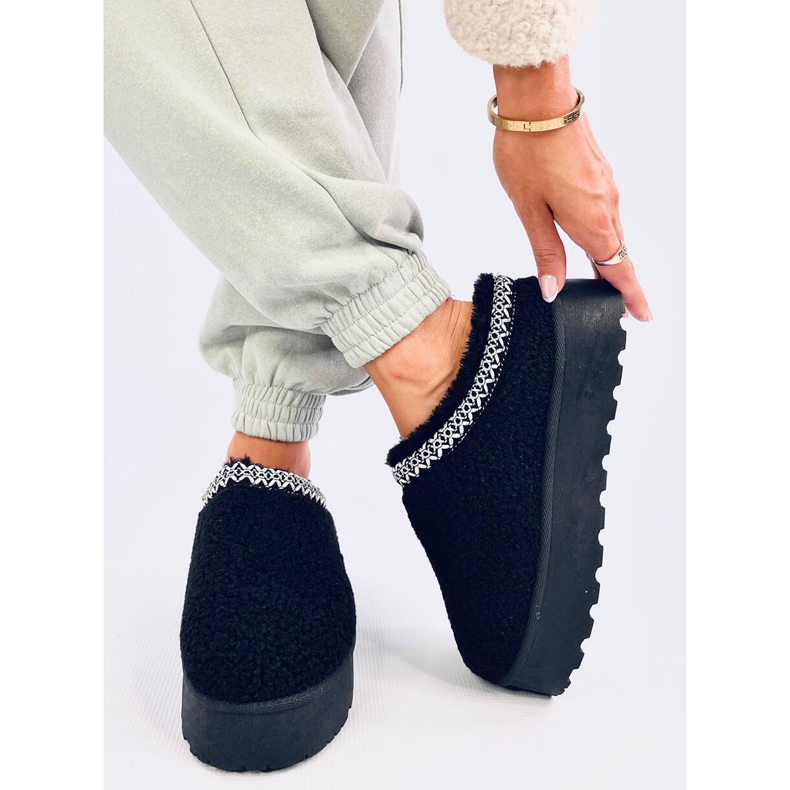 Krátké sněhule s ovčí kůží Lamb Black černý 2
