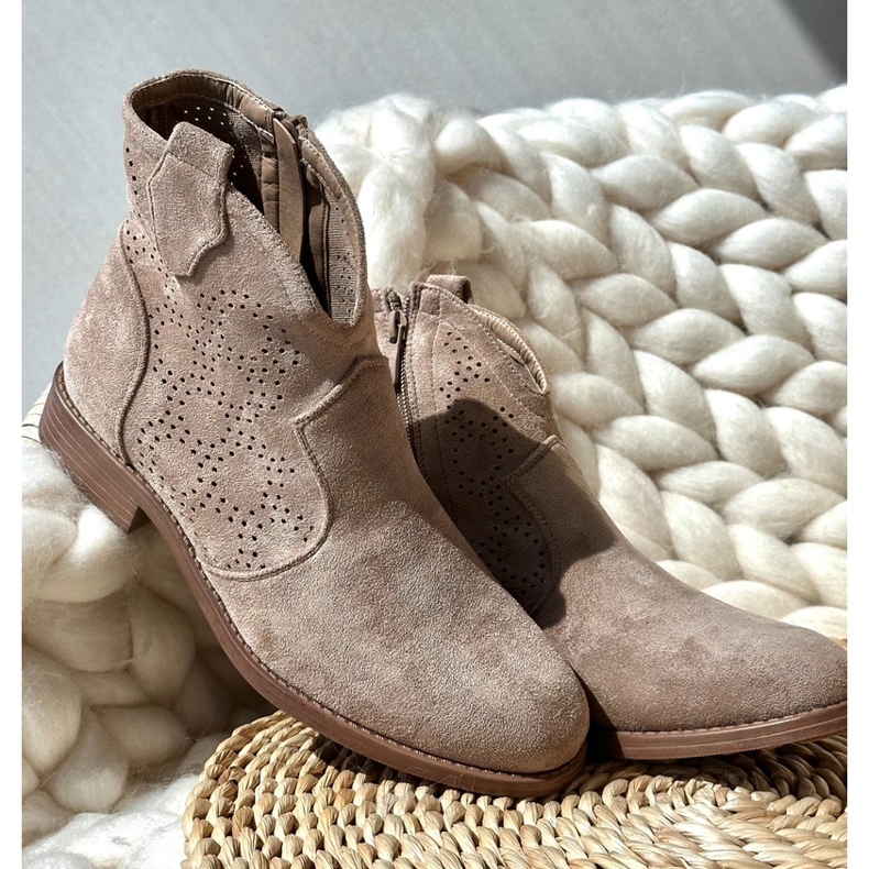 Dámské prolamované boty na plochých podpatcích Béžová S.Barski HY66-151 béžový 2 Dámské prolamované boty na plochých podpatcích Béžová S.Barski HY66-151 béžový 2