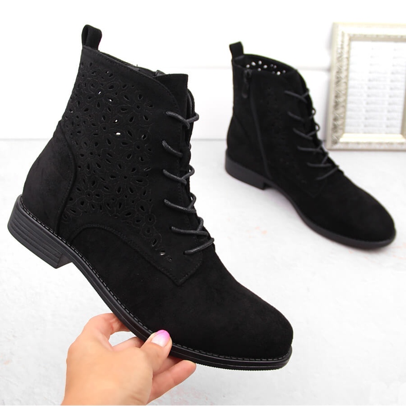 Dámské semišové prolamované boty, černé S.Barski HY42-136 černá 1