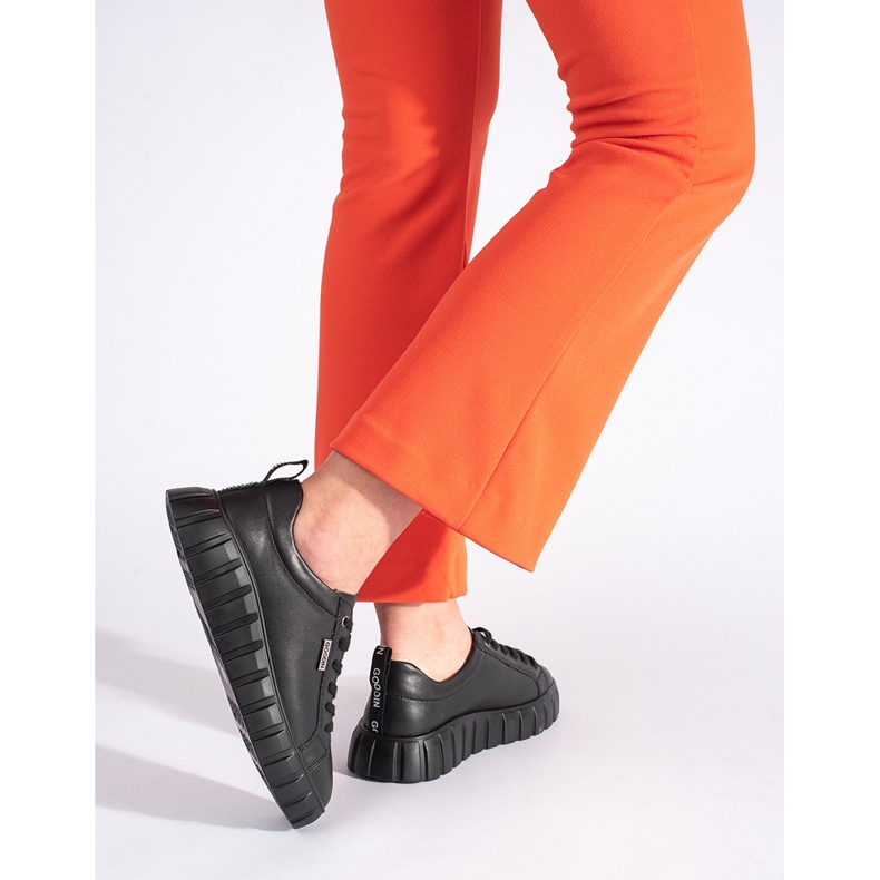 Černé kožené boty na platformě černá 1