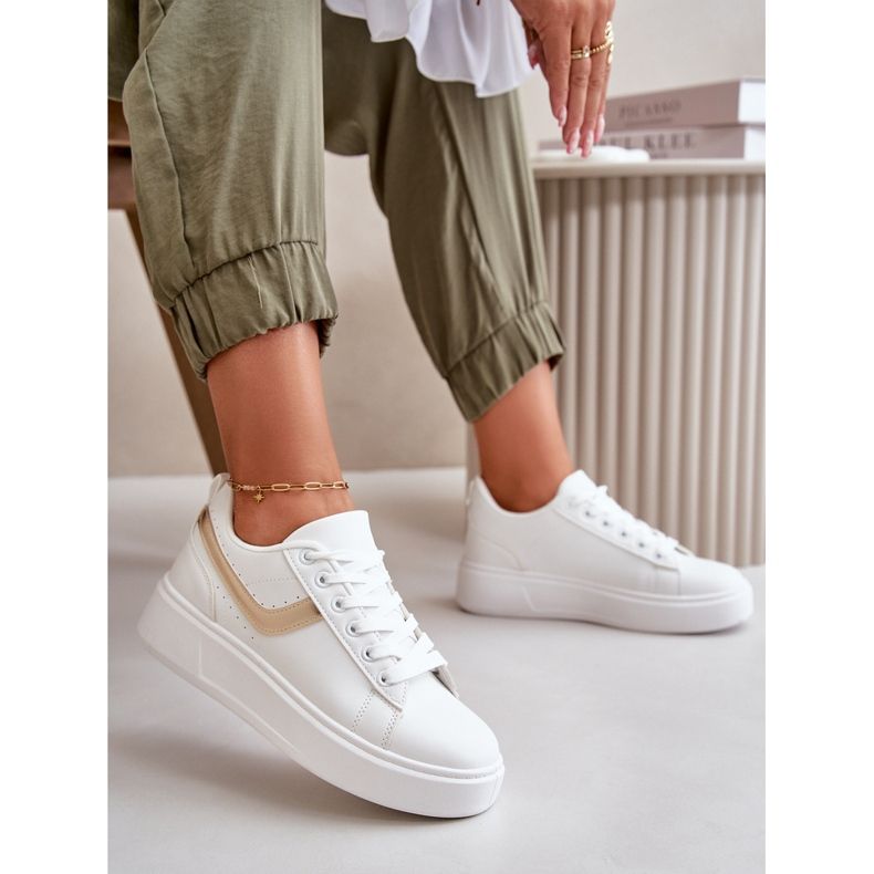 Dámské tenisky na platformě vyrobené z eko kůže, bílé a zlaté Brennessa bílý 1