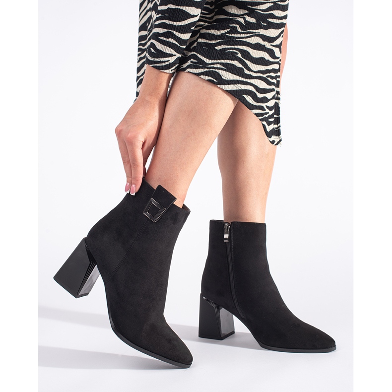 Goodin Na sloupku černé semišové kotníkové boty černá 1