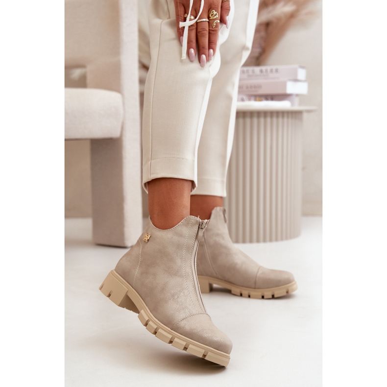 Zateplené dámské kotníkové boty s oděrkami, eko kůže, zlatá Verietta zlatý 2