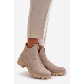 Zateplené dámské kotníkové boty s oděrkami, eko kůže, zlatá Verietta zlatý 1