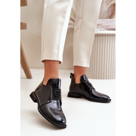 Dámské patentované nazouvací boty vyrobené z přírodní kůže, černá Vinceza 91120 černý 2