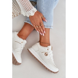 Dámská sportovní obuv s kožešinovou izolací na platformě, bílá Lerisas bílý 2