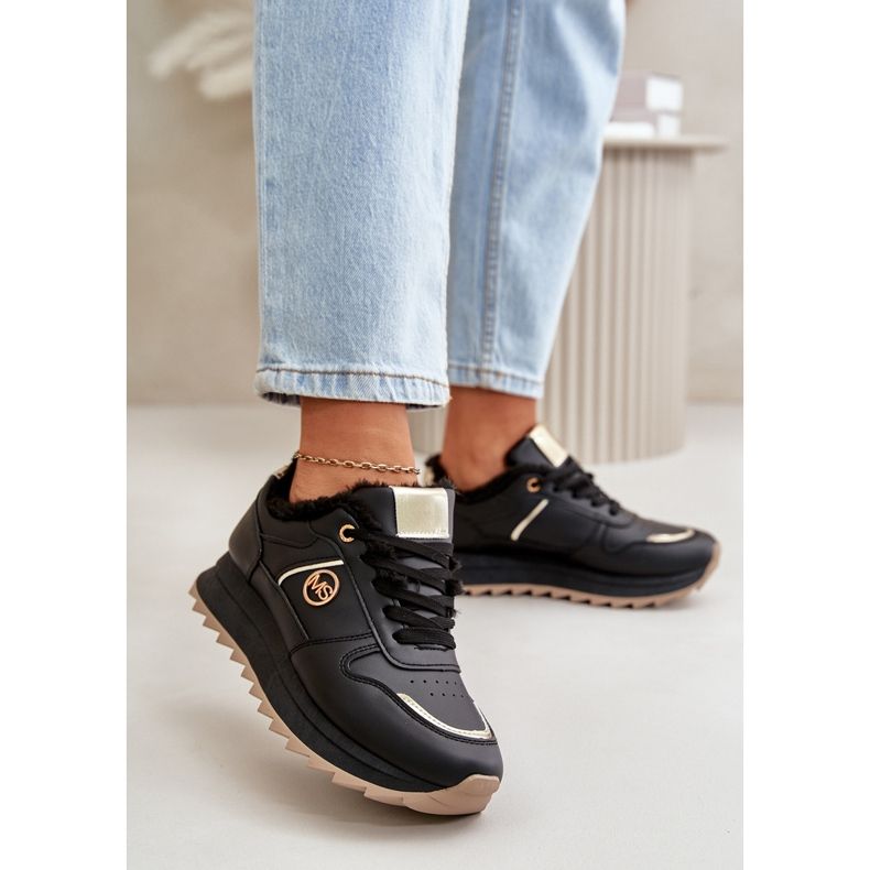 Dámská sportovní obuv zateplená kožíškem, černá platforma Lerisas 2