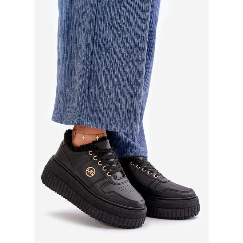 Dámské zateplené sportovní tenisky s robustní podrážkou, černá Verissa 1