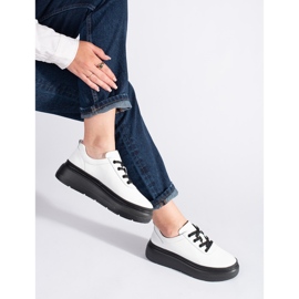 Kožené bílé boty na černé platformě bílý 1