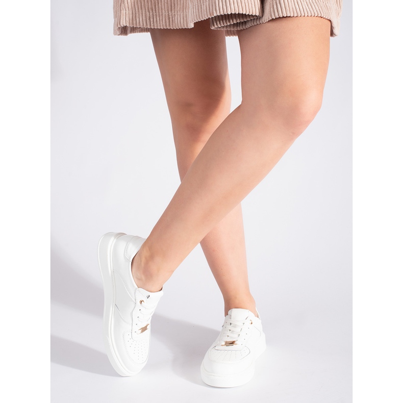 Bílé dámské kožené sportovní boty bílý 2