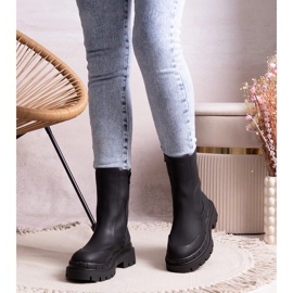 Černé kozačky Kunegunda s masivní podrážkou černá 1 Černé kozačky Kunegunda s masivní podrážkou černá 1