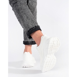 Bílé tenisky se silnou podrážkou bílý 2